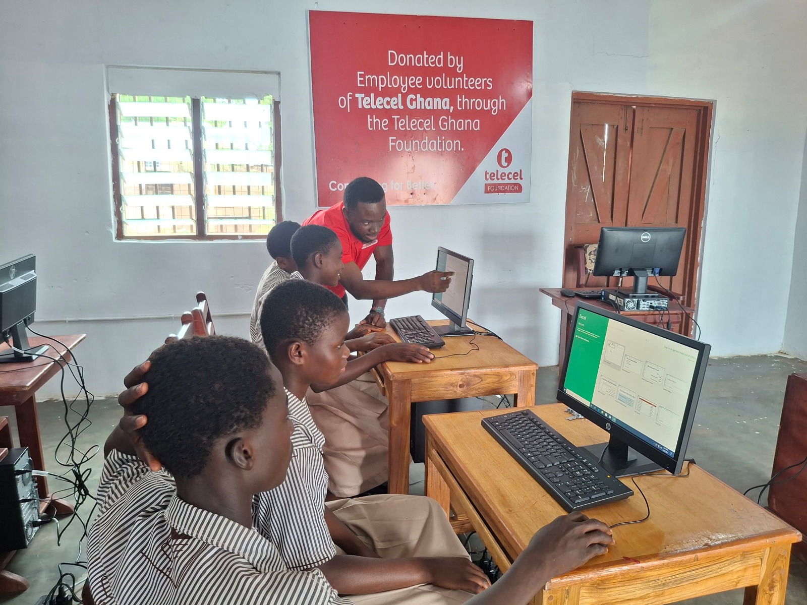 Telecel Employees Drive Digital Inclusion with ICT Lab Upgrade in Bamboi
