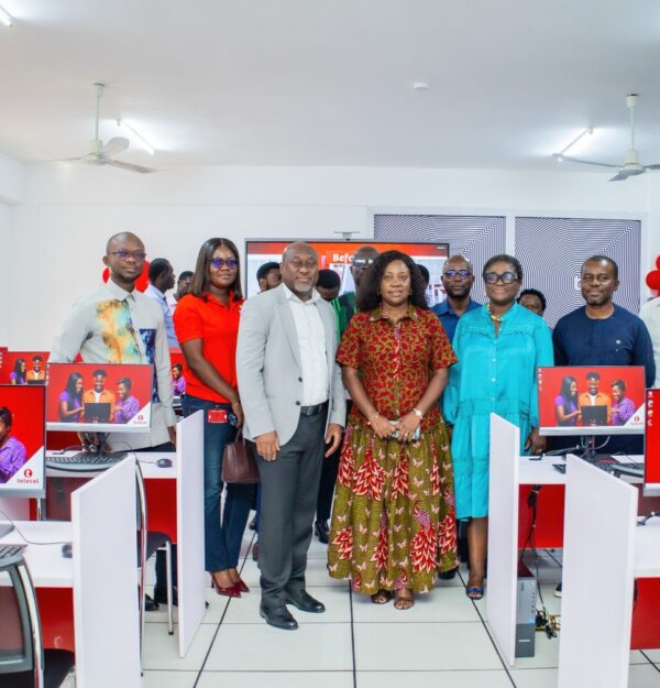 Telecel Ghana hands over the renovated and equipped 42-unit IT lab to the University of Ghana.